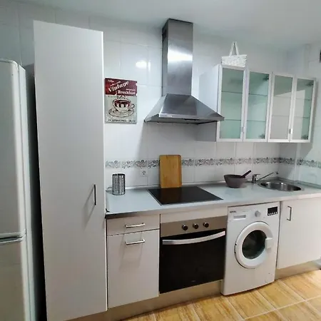 Amplio 6 Plazas Junto Al Centro *